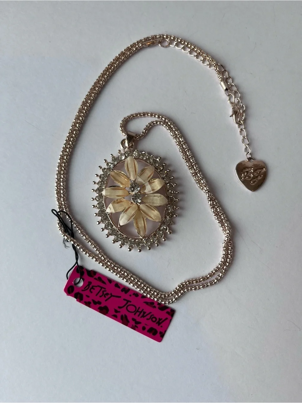 Betsey Johnson Gold Tone Flower Pendant Necklace NWT